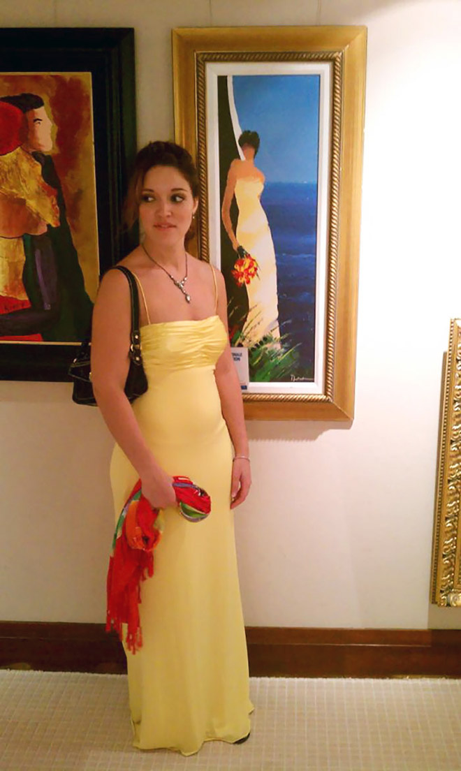 Lady in a yellow dress and her painting doppelgänger.