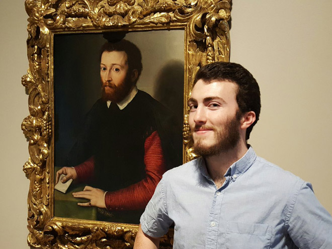 Art museum doppelgängers.