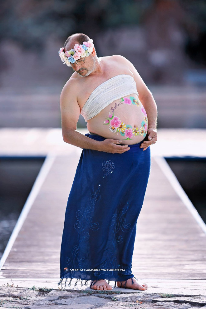 Pregnant photoshoot parody.