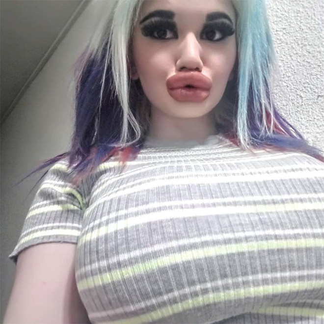 Would you kiss her?