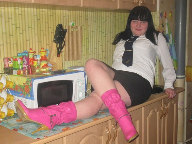 Very seductive profile pic from Russian dating site.