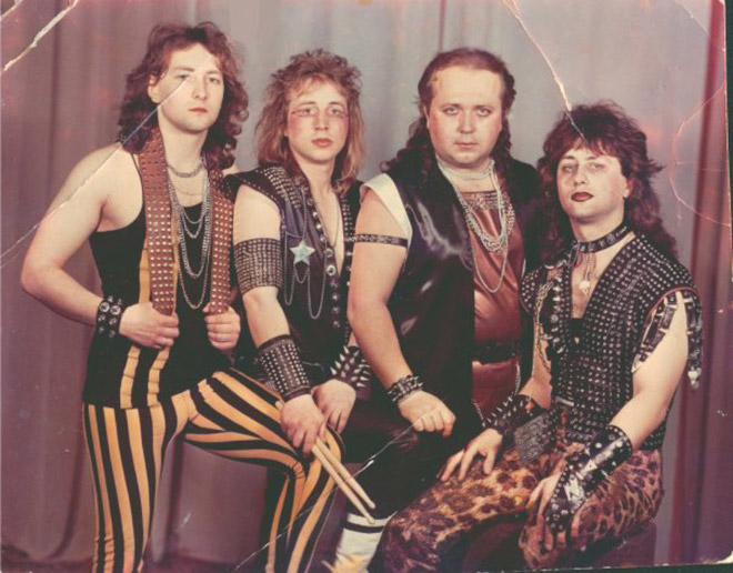 Cringy vintage band publicity photo.