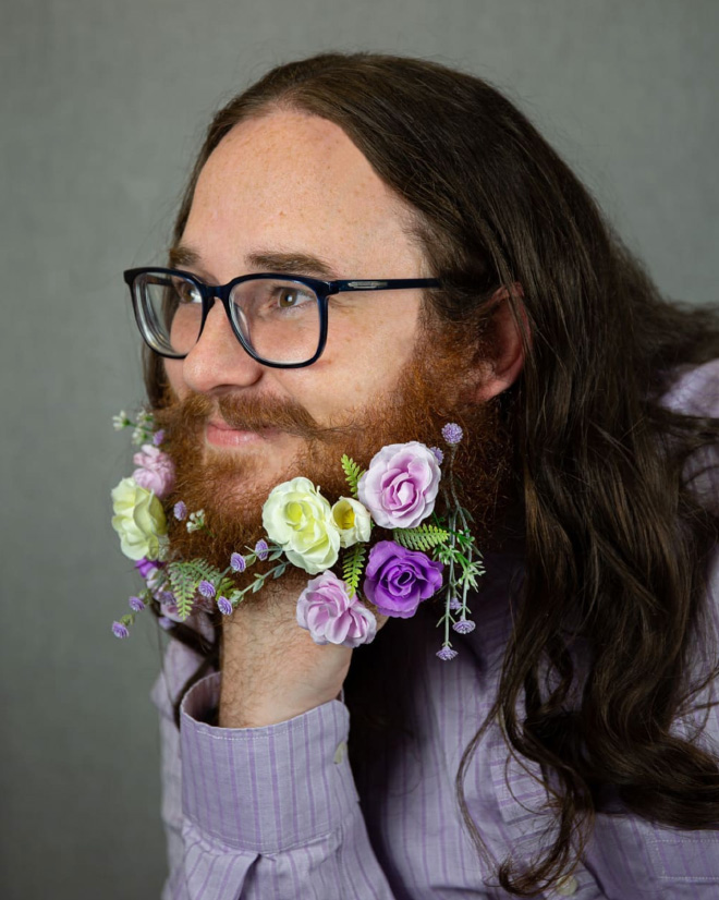 Flower beard trend.