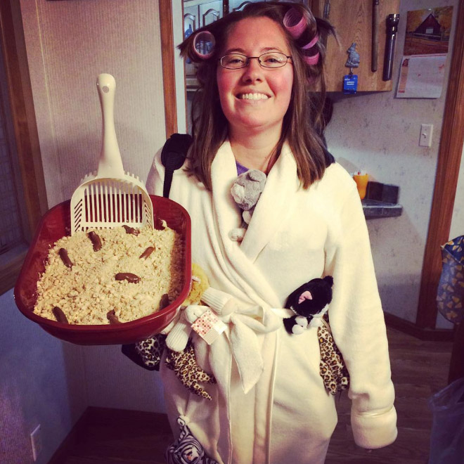 Kitty litter cake.