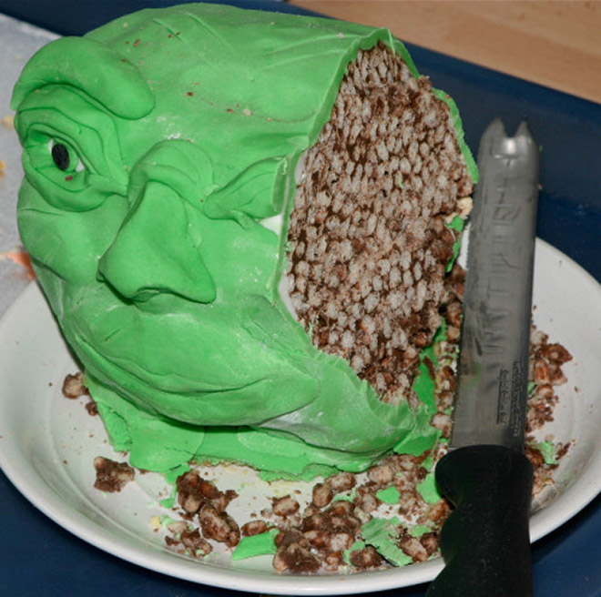 Some Yoda cakes should have never been made...