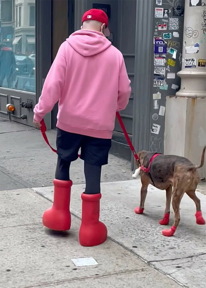 Crazy fashion spotted on the streets of New York.